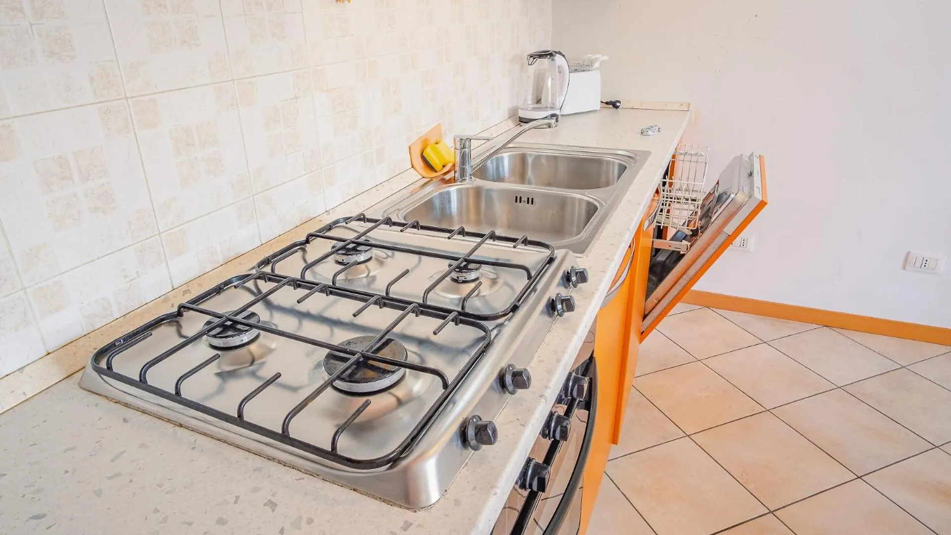 Garda Orange Apartment - Italian Homing Desenzano del Garda